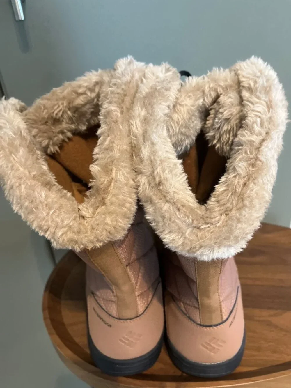 Columbia Women's Snow Boot Waterproof Ice Maiden II Size 11 tan suede, faux fur